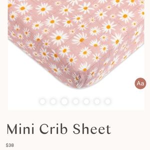 Babyletto mini crib sheet in Daisy print